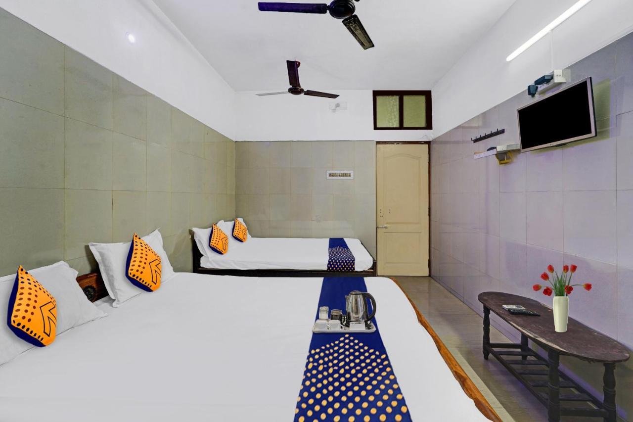 Spot On New Golden Star Guest House Near Thirumangalam Metro Station 钦奈 外观 照片